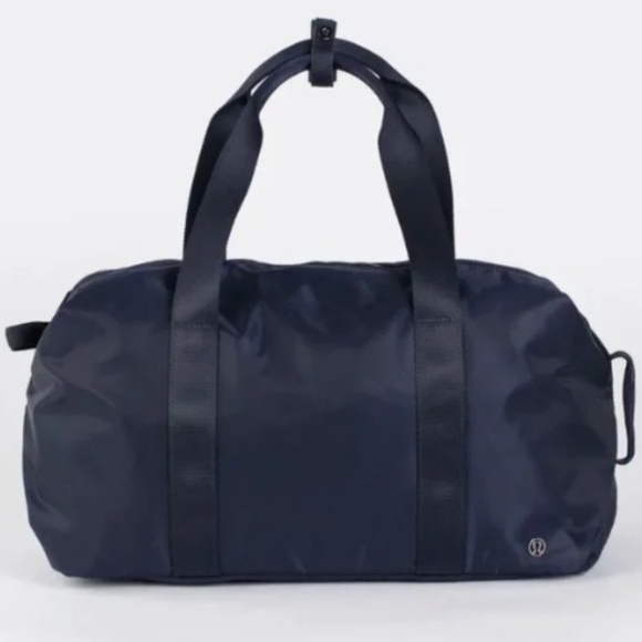 lululemon Fastrack Gym duffle bag - Picture 1 of 16